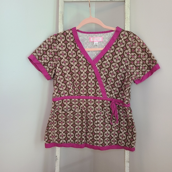 koi Tops - Koi♡Front tie v-neck heart butterfly scrub top